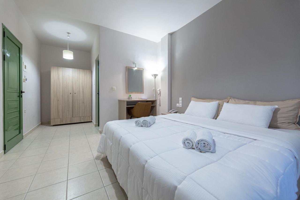 Evita'S Resort Poros Town Екстер'єр фото