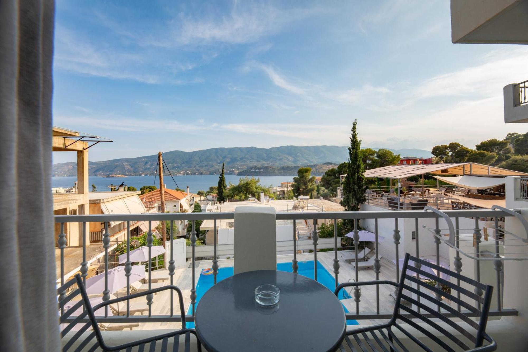 Evita'S Resort Poros Town Екстер'єр фото