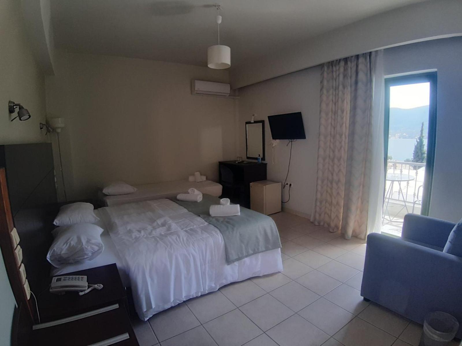 Evita'S Resort Poros Town Екстер'єр фото